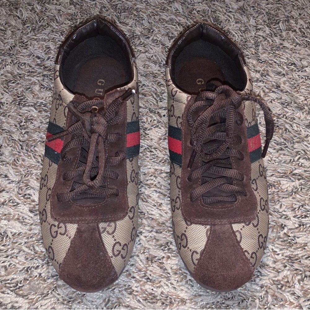 Stylish brown Tennis